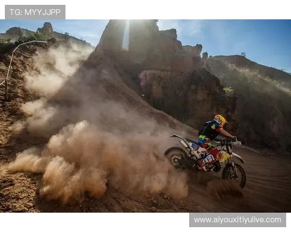 元谋越野耐力赛突遇降温降雨，车手挑战23公里天然赛道