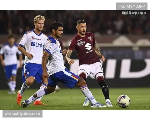 从领先到被追平：分析都灵队在比赛最后阶段混合防守执行力下降的原因